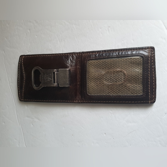 Fossil wallet with bottle opener attached - Picture 4 of 5